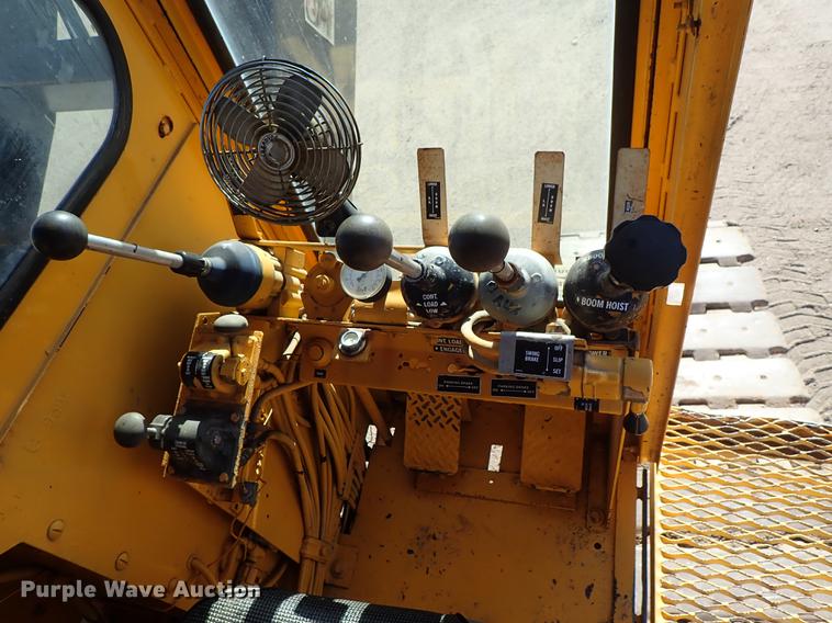 image for item DG2897 1974 American 4260 crane