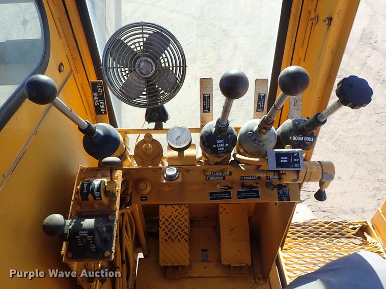 image for item DG2897 1974 American 4260 crane