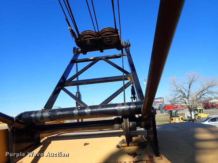 image for item DG2897 1974 American 4260 crane
