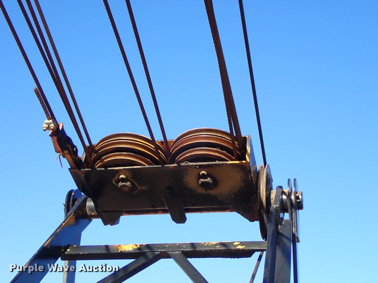 image for item DG2897 1974 American 4260 crane