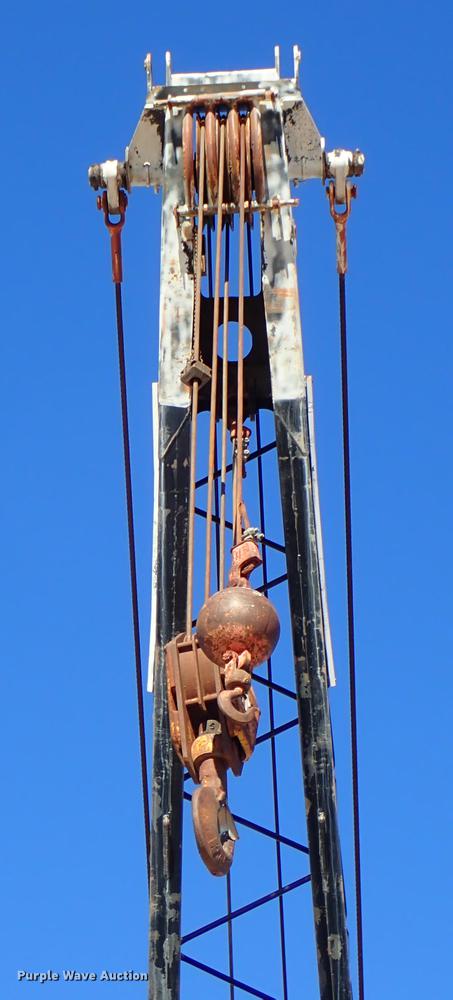 image for item DG2897 1974 American 4260 crane