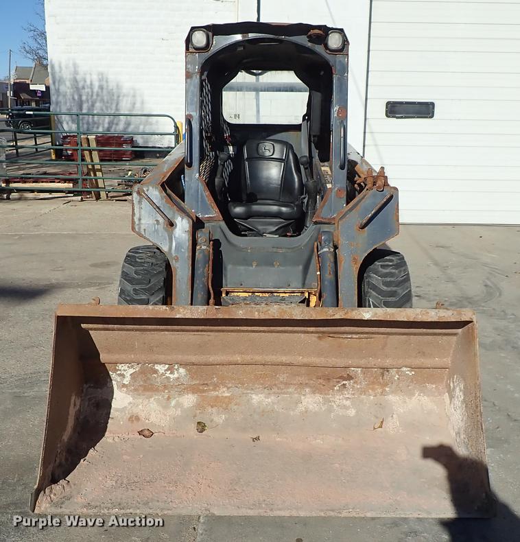 image for item DG2903 2010 John Deere 318D skid steer