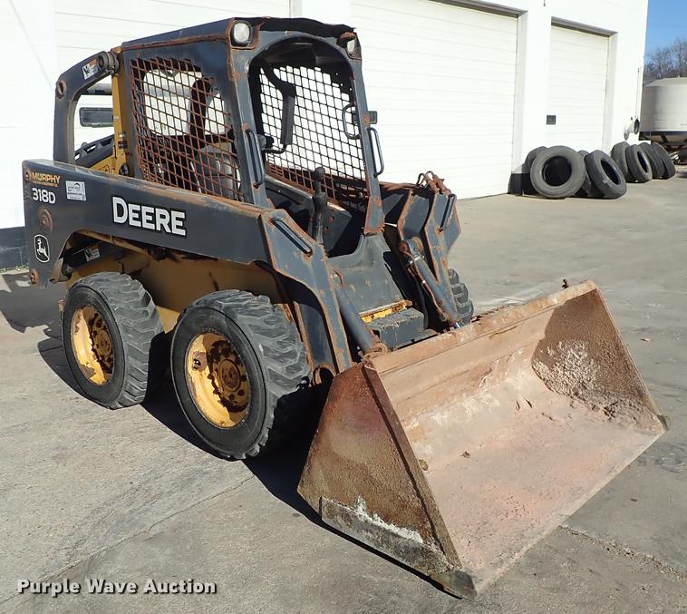 image for item DG2903 2010 John Deere 318D skid steer