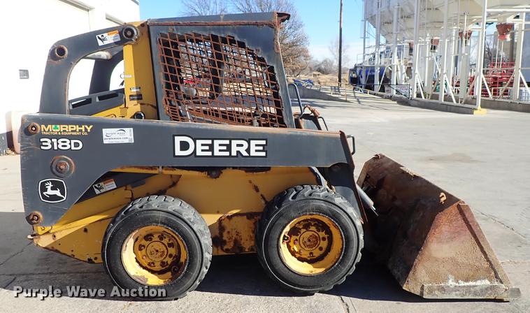 image for item DG2903 2010 John Deere 318D skid steer