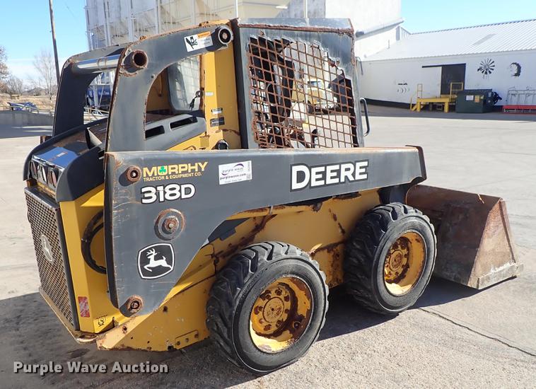image for item DG2903 2010 John Deere 318D skid steer
