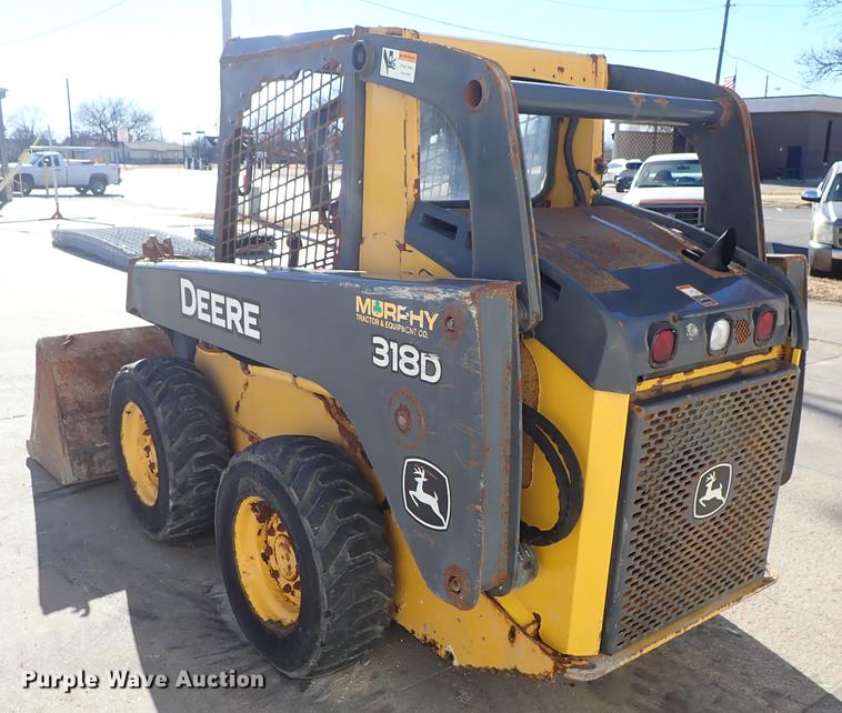 image for item DG2903 2010 John Deere 318D skid steer