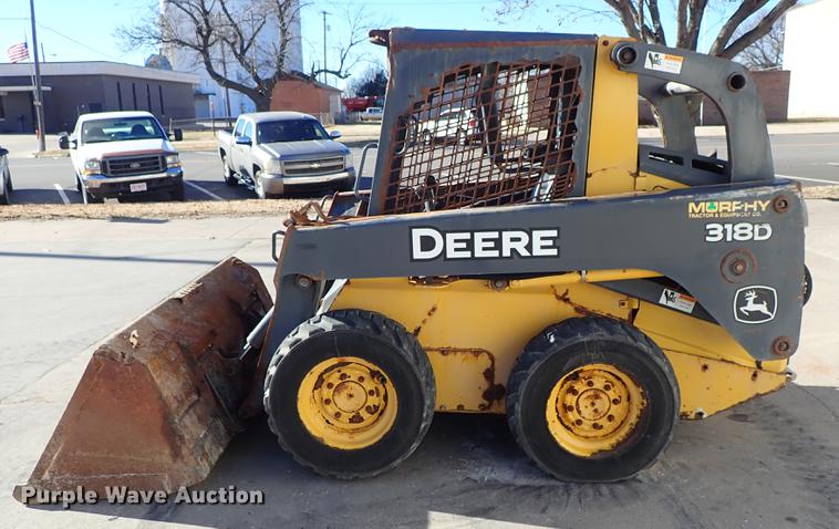 image for item DG2903 2010 John Deere 318D skid steer