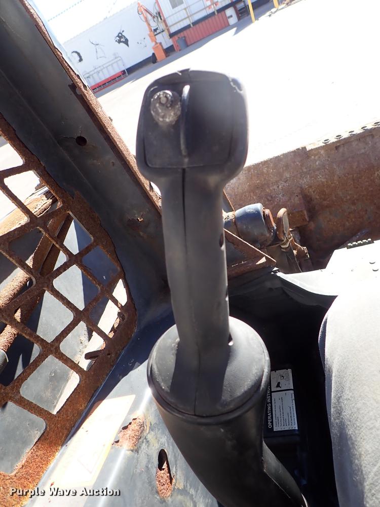 image for item DG2903 2010 John Deere 318D skid steer