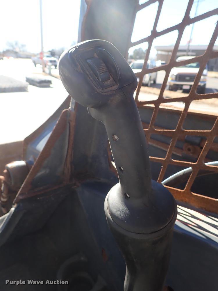 image for item DG2903 2010 John Deere 318D skid steer