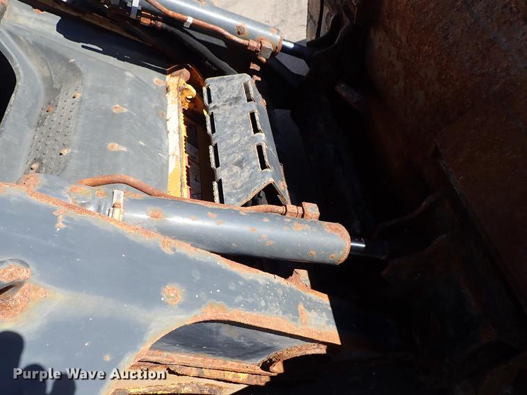 image for item DG2903 2010 John Deere 318D skid steer