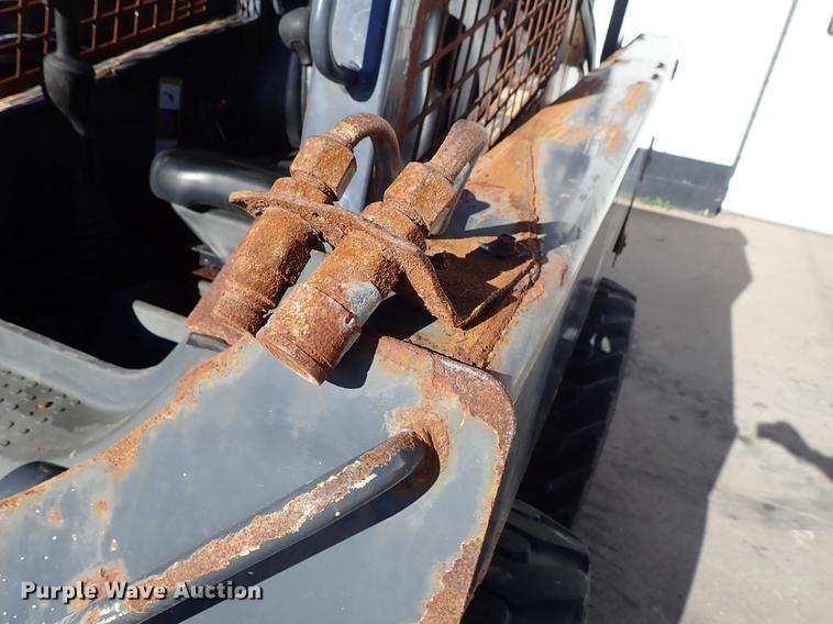 image for item DG2903 2010 John Deere 318D skid steer