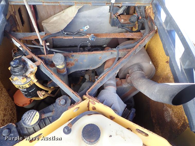 image for item DG2903 2010 John Deere 318D skid steer