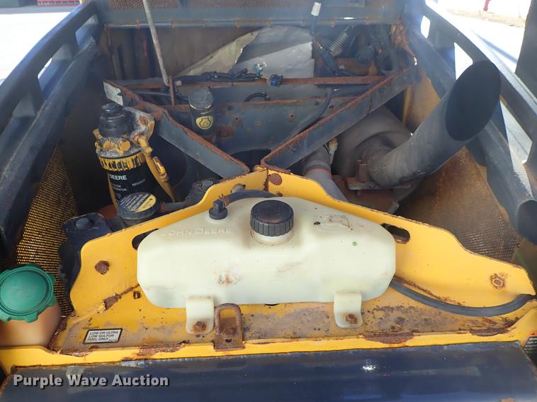 image for item DG2903 2010 John Deere 318D skid steer