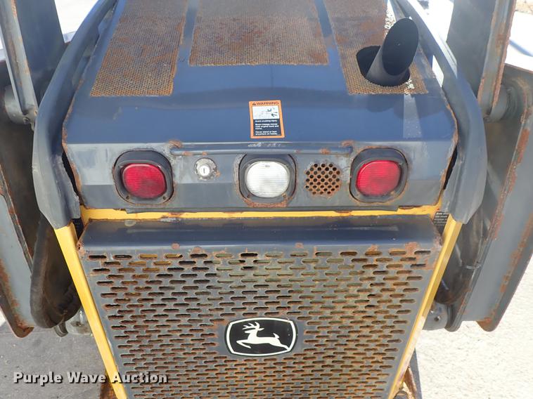 image for item DG2903 2010 John Deere 318D skid steer