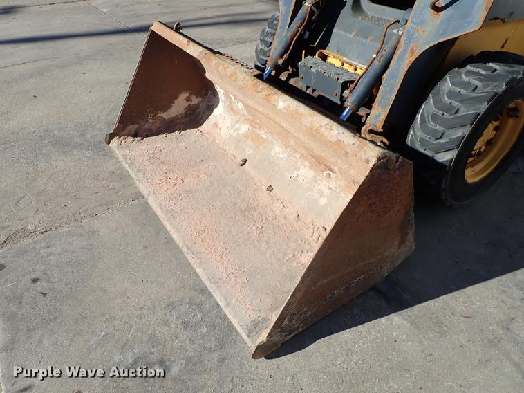 image for item DG2903 2010 John Deere 318D skid steer