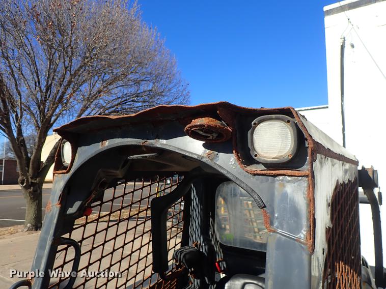 image for item DG2903 2010 John Deere 318D skid steer