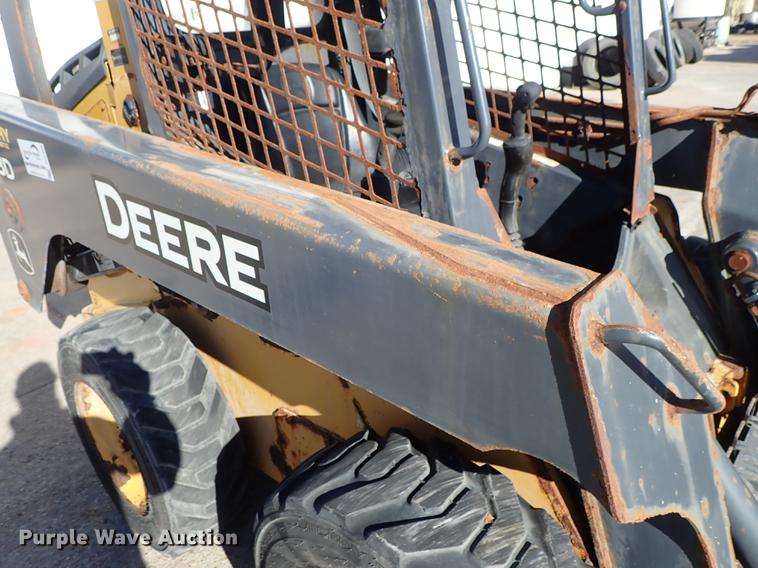 image for item DG2903 2010 John Deere 318D skid steer
