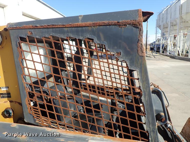 image for item DG2903 2010 John Deere 318D skid steer