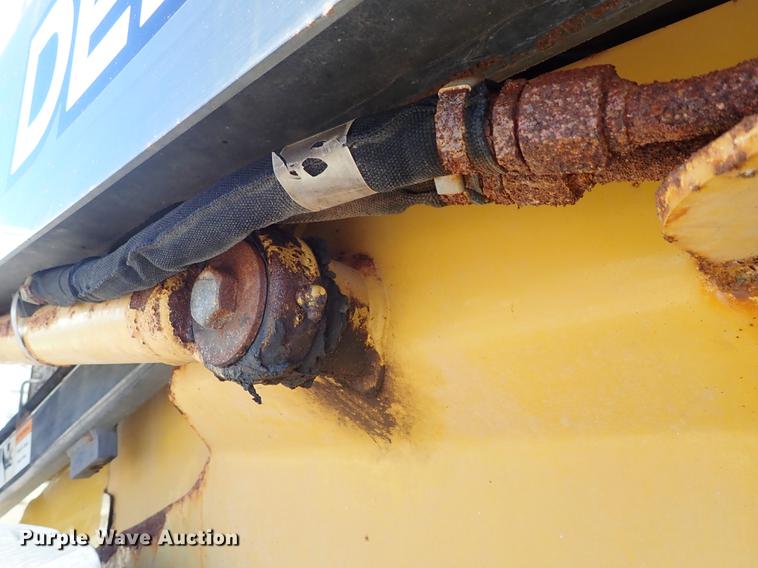 image for item DG2903 2010 John Deere 318D skid steer