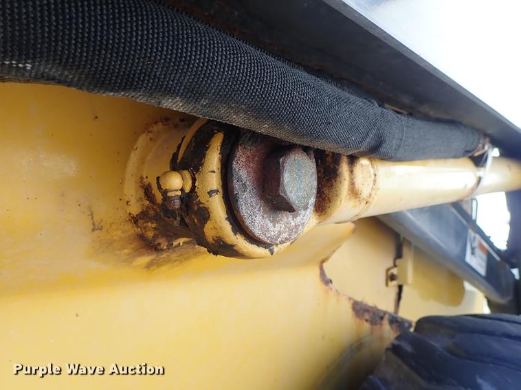 image for item DG2903 2010 John Deere 318D skid steer