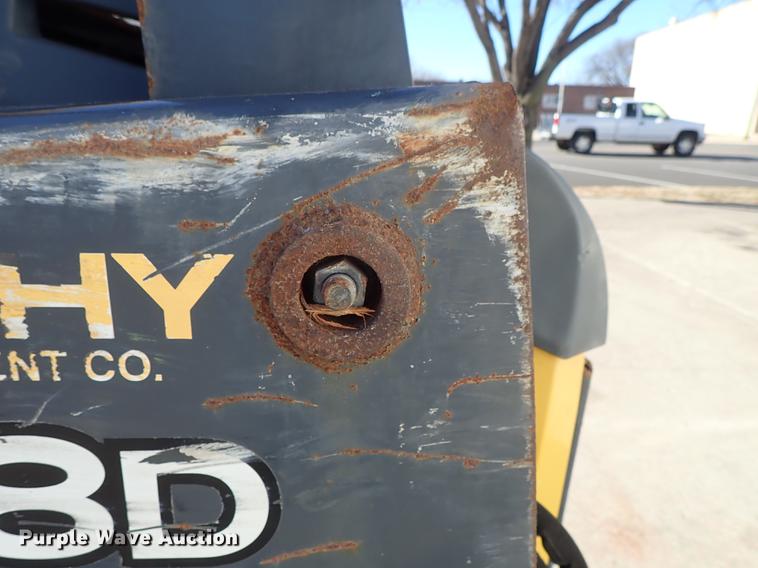 image for item DG2903 2010 John Deere 318D skid steer