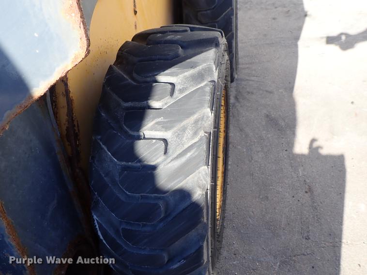 image for item DG2903 2010 John Deere 318D skid steer