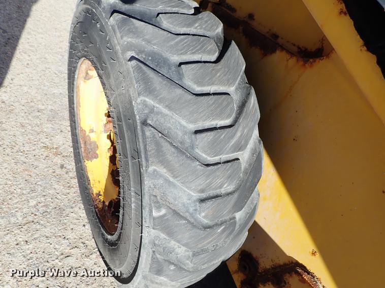 image for item DG2903 2010 John Deere 318D skid steer