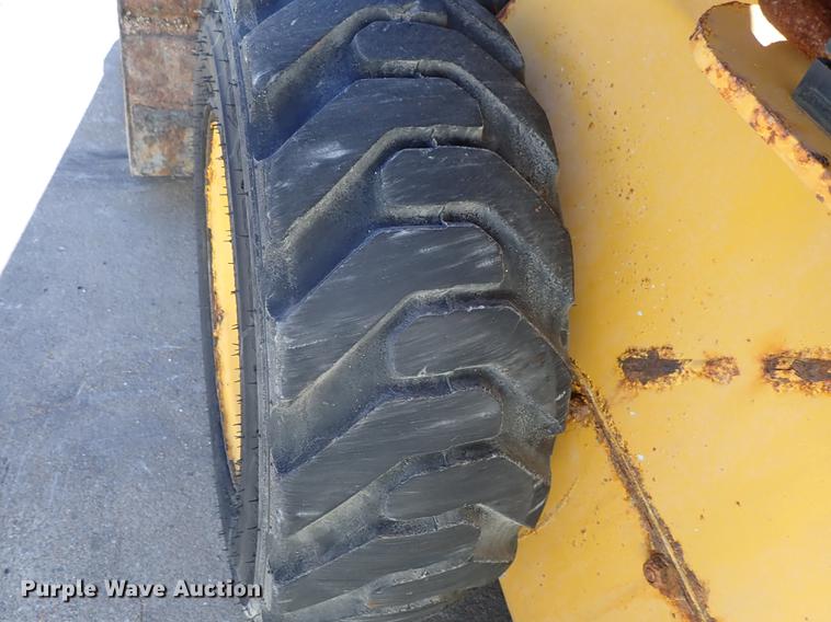 image for item DG2903 2010 John Deere 318D skid steer