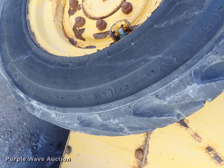 image for item DG2903 2010 John Deere 318D skid steer