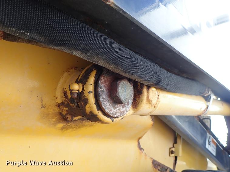 image for item DG2903 2010 John Deere 318D skid steer