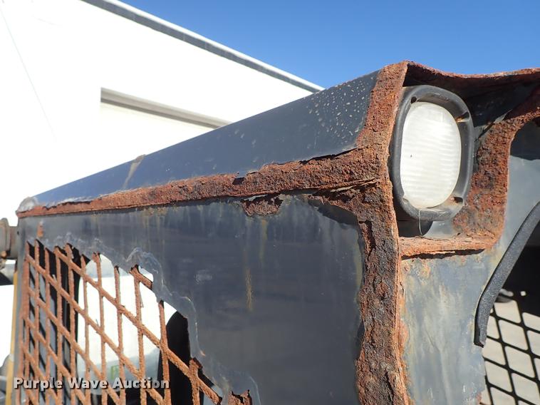 image for item DG2903 2010 John Deere 318D skid steer