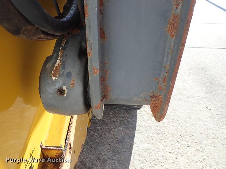image for item DG2903 2010 John Deere 318D skid steer