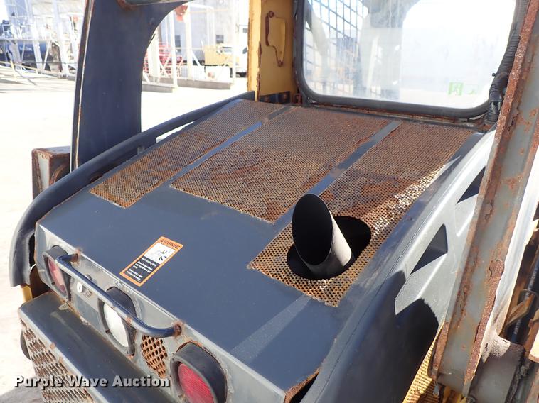 image for item DG2903 2010 John Deere 318D skid steer