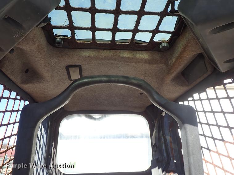 image for item DG2903 2010 John Deere 318D skid steer