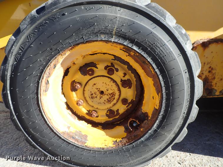 image for item DG2903 2010 John Deere 318D skid steer