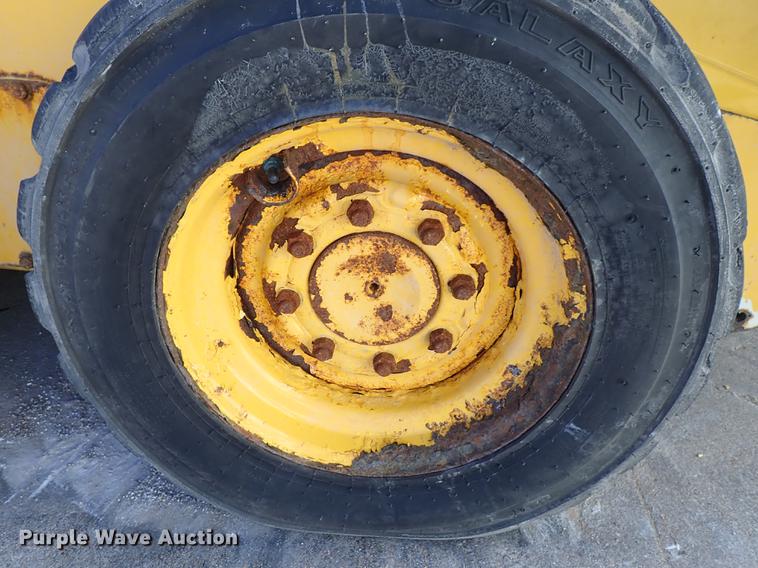 image for item DG2903 2010 John Deere 318D skid steer