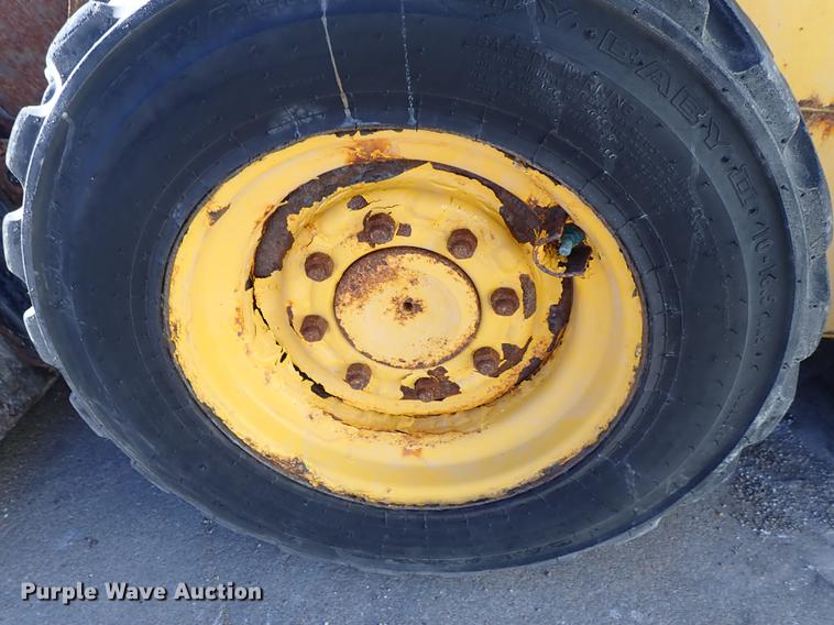 image for item DG2903 2010 John Deere 318D skid steer