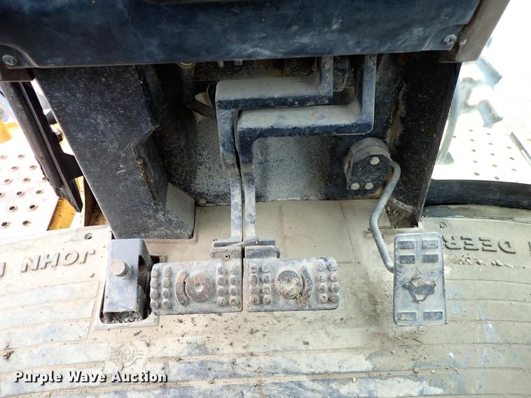 image for item DG2911 1999 John Deere 410E backhoe