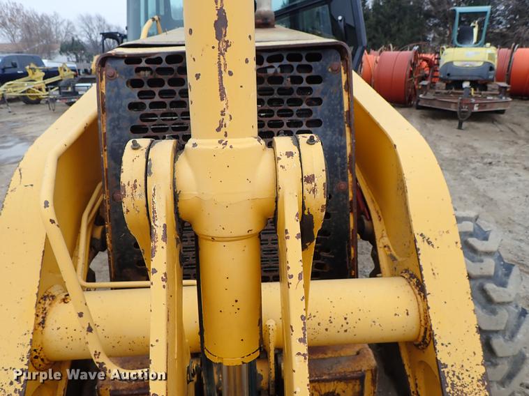 image for item DG2911 1999 John Deere 410E backhoe