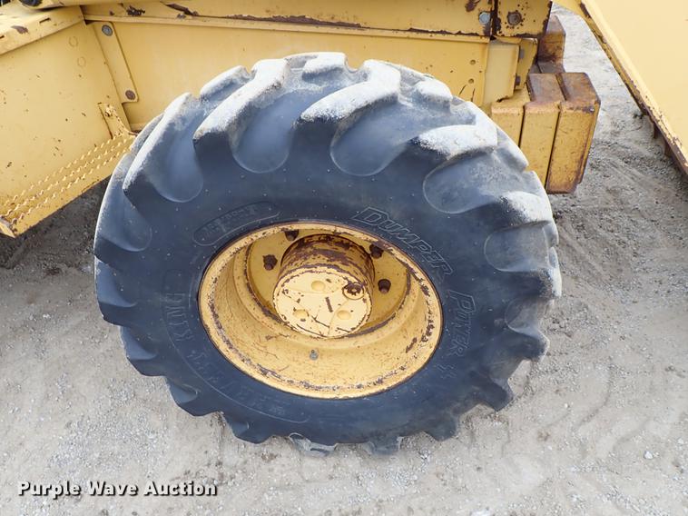 image for item DG2911 1999 John Deere 410E backhoe