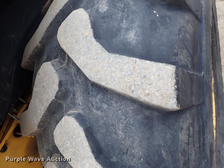 image for item DG2911 1999 John Deere 410E backhoe