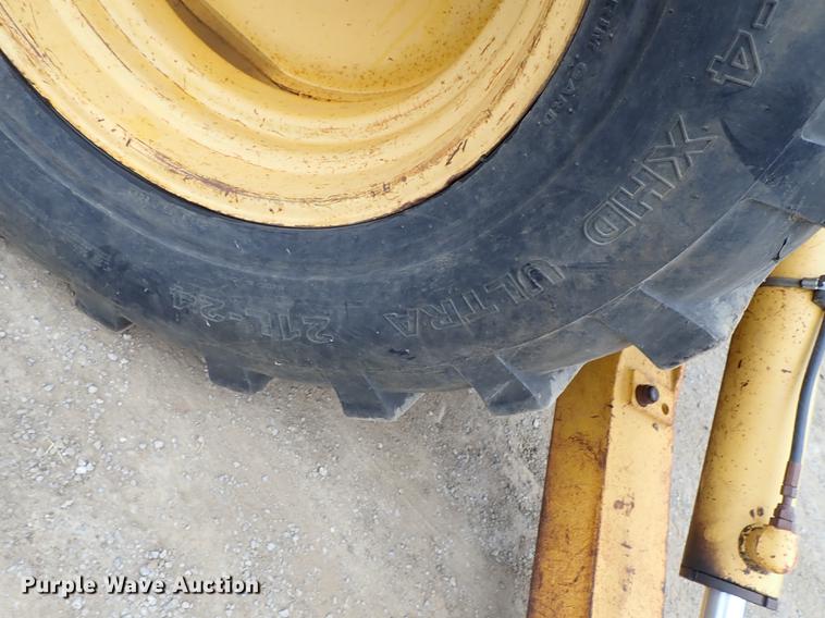 image for item DG2911 1999 John Deere 410E backhoe