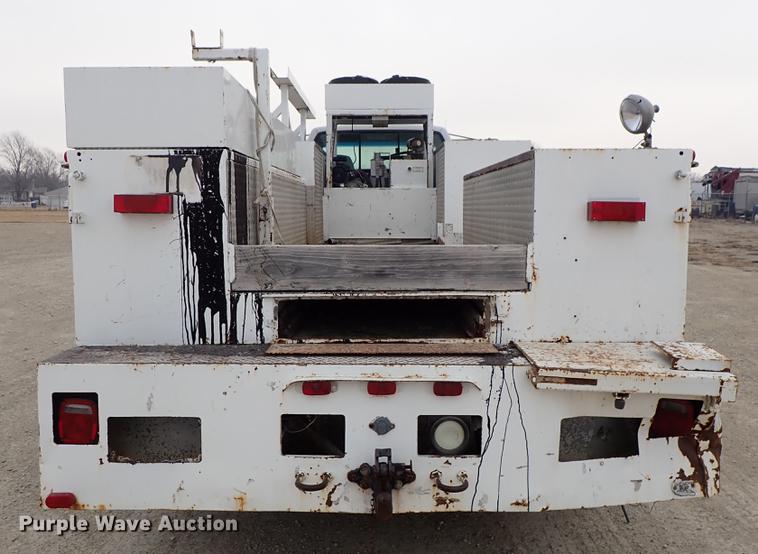 image for item DG2913 1999 GMC C7500 service truck