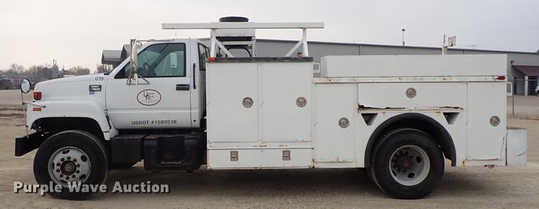 image for item DG2913 1999 GMC C7500 service truck