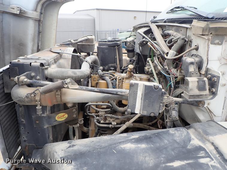 image for item DG2913 1999 GMC C7500 service truck