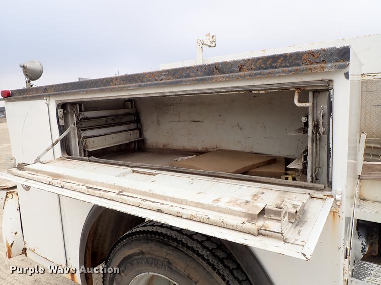 image for item DG2913 1999 GMC C7500 service truck