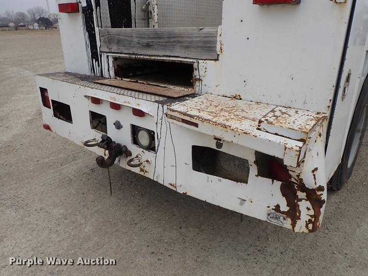 image for item DG2913 1999 GMC C7500 service truck