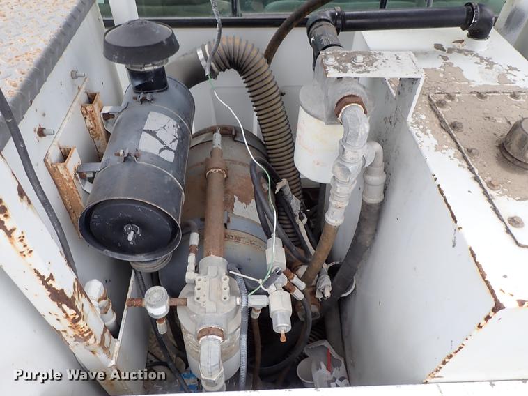 image for item DG2913 1999 GMC C7500 service truck