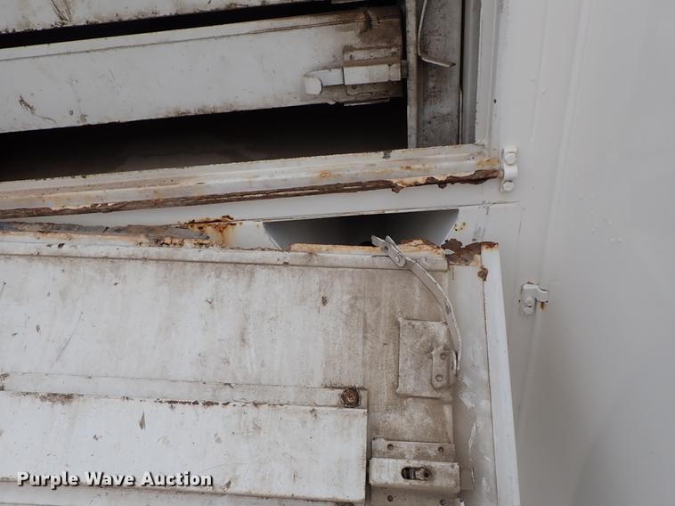 image for item DG2913 1999 GMC C7500 service truck