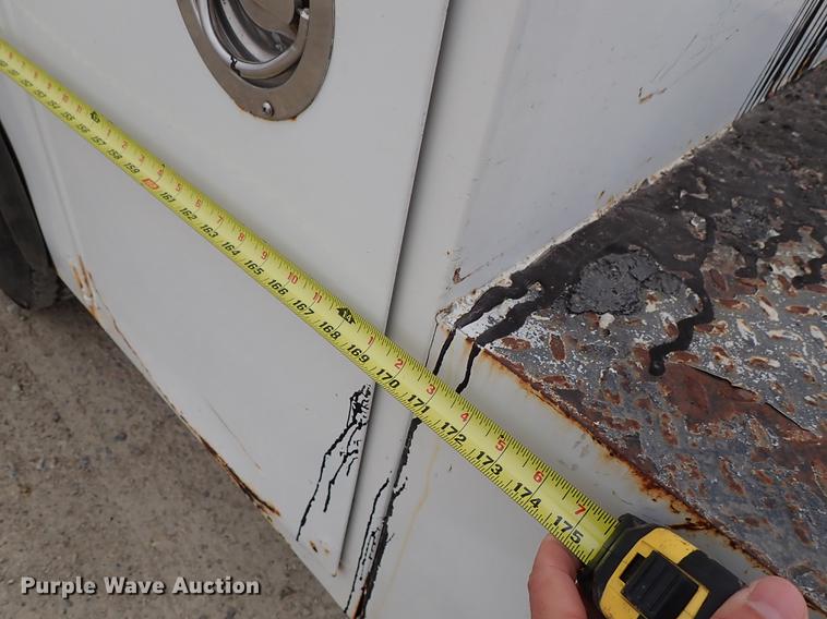 image for item DG2913 1999 GMC C7500 service truck